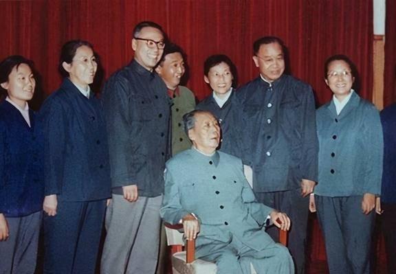 全军进入一级戒备？元帅看后泪眼婆娑m6米乐注册主席最后一封电报为何让(图10)