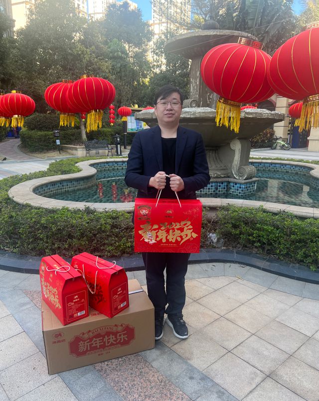 心人士向永春侨区垵口送去新春关爱米乐m6香港商报厦门站联合各界爱(图5)