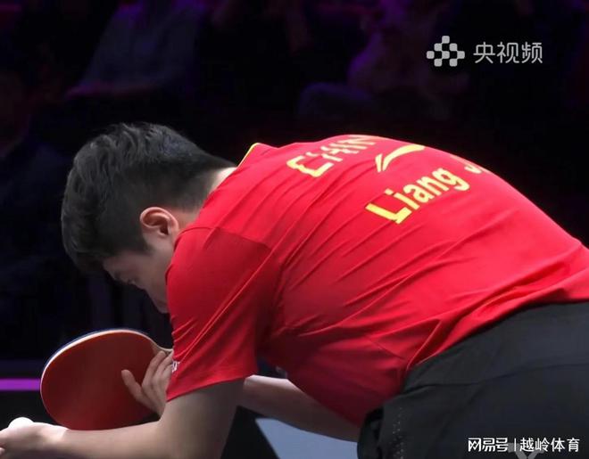 布伦决胜局8-1开好头 坐等林诗重庆冠军赛：梁靖崑3-2险胜小勒(图4)